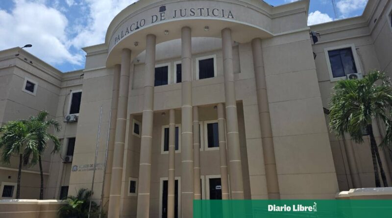 Aplazan audiencia por odontología ilegal en La Vega