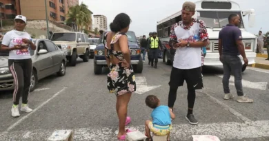 Desalojados por terremoto en La Guaira protagonizan protestas