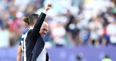 Deschamps destaca la calma de Francia en triunfo sobre Paraguay