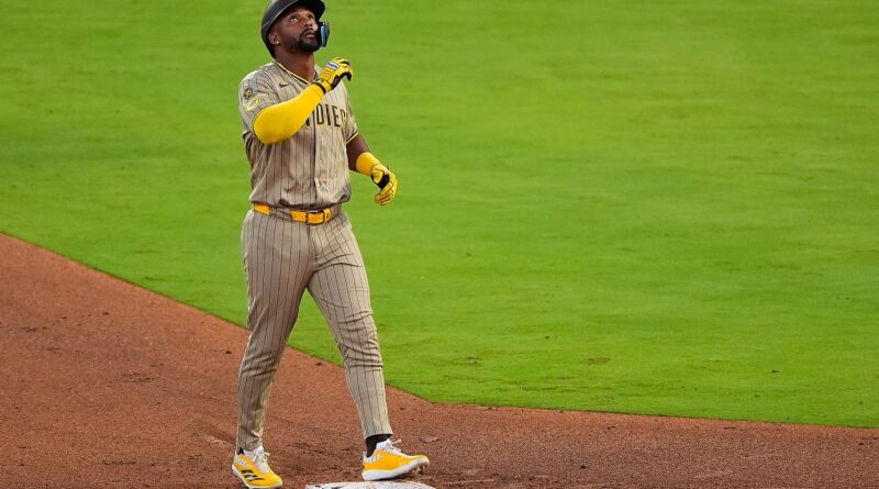 Miguel Andújar en lista de incapacitados tras pelotazo en San Diego