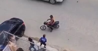 Mujer denuncia agresión y atraco fallido de motoristas en La Ciénaga