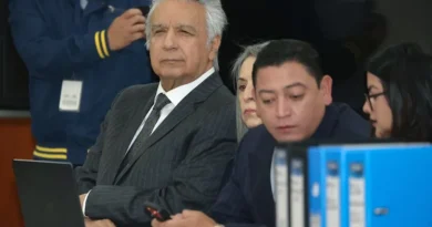 El expresidente de Ecuador Lenín Moreno es condenado a cinco años de cárcel por sobornos