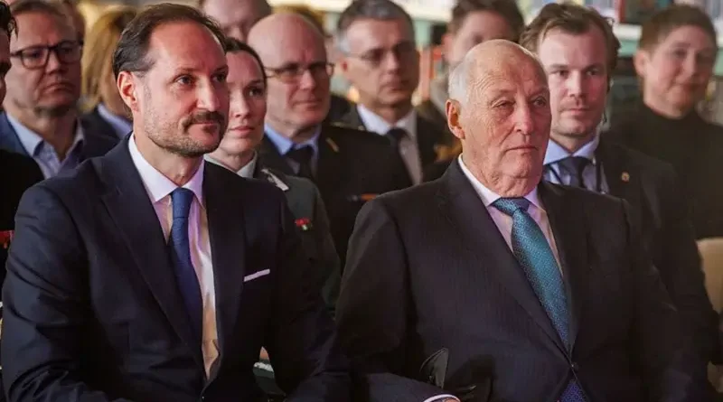 Muere a los 89 años Harald de Noruega, el rey que se casó con una plebeya y reformó la monarquía de su país