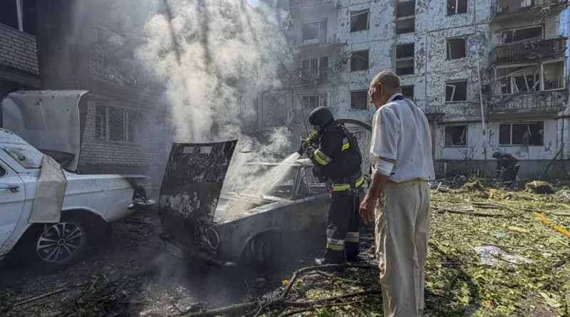 Aumentan a 13 muertos por ataque ucraniano en refinería de Tatarstán