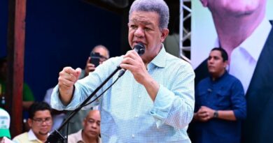 Leonel Fernández critica apagones y falla en proyecto eléctrico