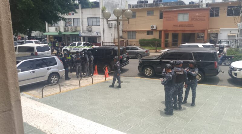 Tensión en el Palacio de Justicia por intento de llevarse testigo