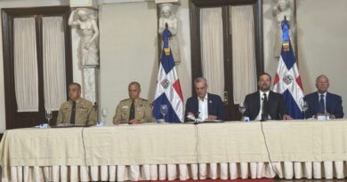 Abinader firma decreto que declara prioridad nacional el combate al terrorismo medioambiental