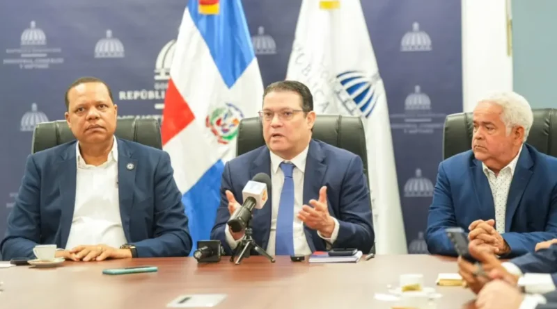 Anadegas suspende medida y estaciones de combustibles seguirán aceptando pago con tarjeta