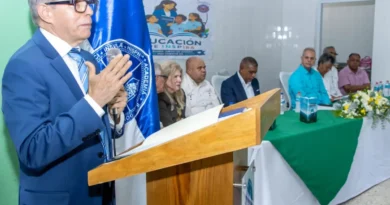 Dionicio Hernández pone a circular libro