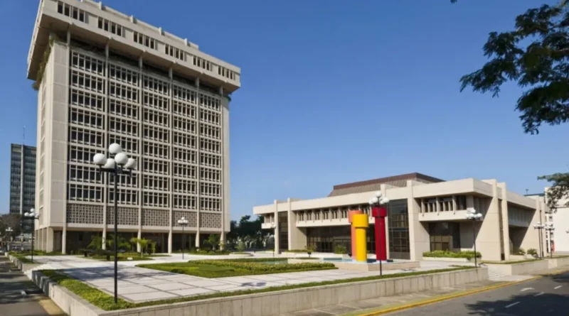 Inversión alcanza US$3,276.5 millones, mientras el peso dominicano se aprecia 7.6%