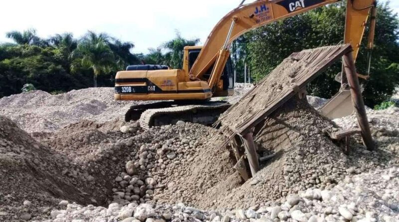 Medio Ambiente endurecerá acciones contra extracción ilegal de arena en los ríos