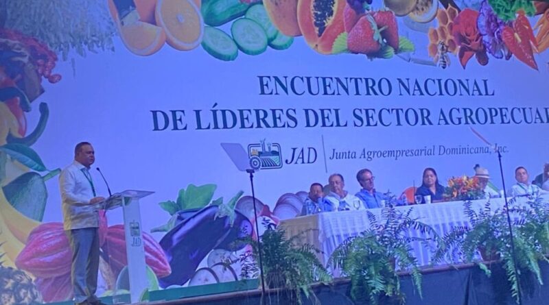 Ministro de Agricultura llama a transformar el campo dominicano con tecnología y relevo generacional
