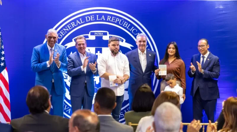 Pasaporte electrónico dominicano llega a Nueva York con cobertura de hasta US$9,000 para repatriación