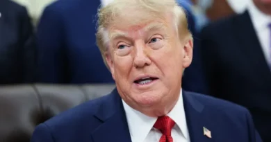 Trump dice que la congresista republicana que rechaza su política migratoria ganó gracias a él