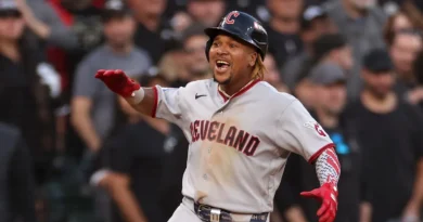 José Ramírez amplió su propia marca en Cleveland con 18 juegos al hilo embasándose en playoffs