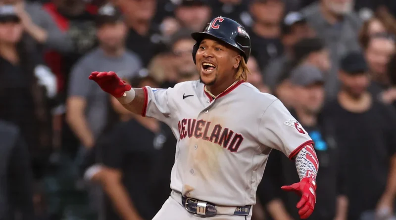José Ramírez amplió su propia marca en Cleveland con 18 juegos al hilo embasándose en playoffs